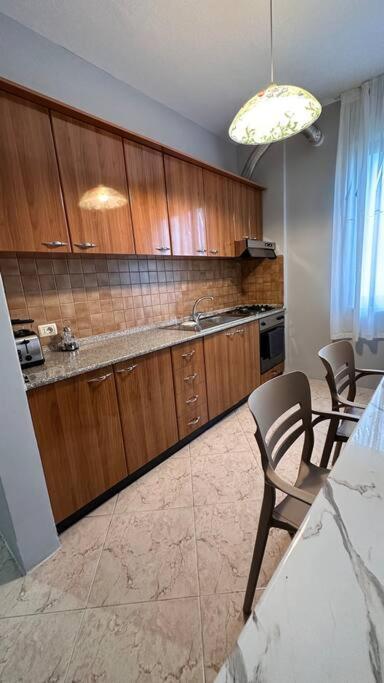 Super House Blloku - 3 Rooms ติรานา ภายนอก รูปภาพ